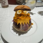 feu - パンプキンがクリーミー且つ素晴らしい甘み【ハロウィンバーガー】