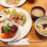 玄米カフェ実身美 - 日替わり健康ごはん