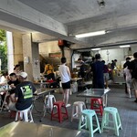 五湖豆漿 - 団地のピロティ的なところに席があります