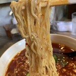 中華四川料理 鳳琳 - 麺はスープとカラむけど 啜ると飛び散る可能性大⁉︎
