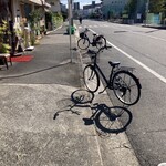 中華四川料理 鳳琳 - 自転車も路駐したらアウトなのかなあ？