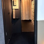 銀座鳥真 - 外観　6階個室の入り口