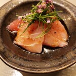 立食 型破離 - 生本マグロの紅油ソース