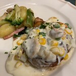 カフェ エ ビストロ ボンヌ シェール - 鶏胸肉は、皮がパリッとしてクリームソースも絶品♪