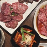 房家ホルモン館 上野六丁目店 - 