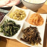 炭火焼肉 ひびの亭 - 