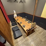 炉端焼き酒場　一心 - 個室じゃないけれど8名掛けテーブル卓もあります。