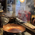 のんき屋 - 店主さんが、ずっと焼き続けてらっしゃいました。