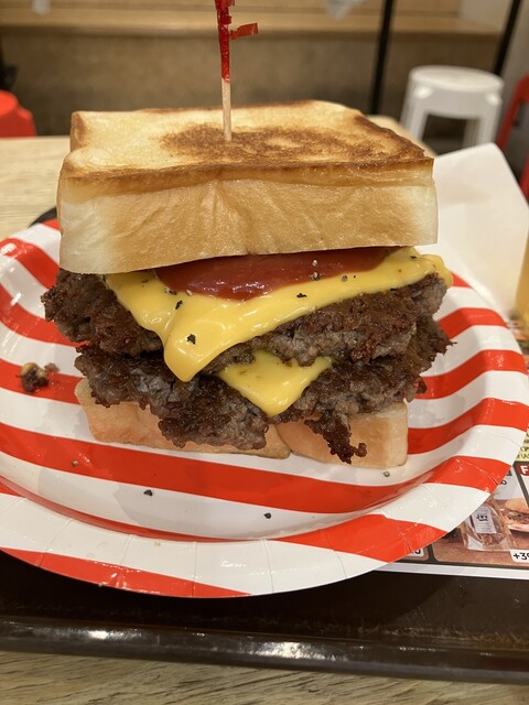 BAKERY & BURGER JB's TOKYO 府中店 （ベーカリー & バーガー ジェイ