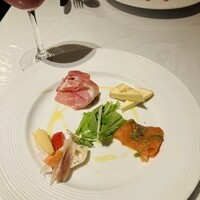 24/7 restaurant - 