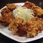 来来亭 - 秘伝のタレで下味を効かせた特製唐揚げ