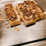 くずし鉄板 あばぐら - トリュフたっぷりトースト