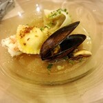 サッポリーニ - ムール貝のコンソメスープに浸かったラビオリ達