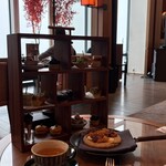 ザ タヴァン グリル＆ラウンジ - 