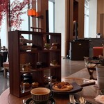 ザ タヴァン グリル＆ラウンジ - 