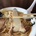 中華そば処 琴平荘 - お肉が崩れる柔らかさ