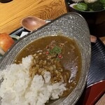 吉祥寺 三うら - 山椒の効いた薬膳カレーの味で体に良さそう
