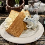 古瀬戸珈琲店 - お皿にリスが付いています♪