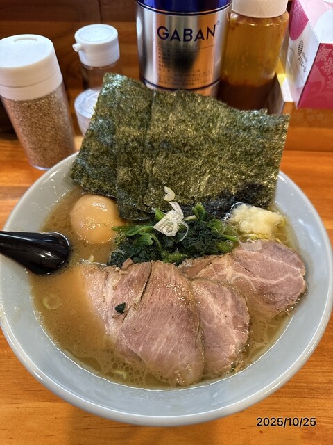 Yokohama Iekei Ramen Kokorozashi photo 2