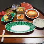 山玄茶 - 八寸を取分けました