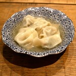 餃子とスパークリング バブルス - 