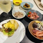 グランドメルキュール浜名湖リゾート&スパ - 夕食はマグロ、鰹、甘エビが新鮮で美味しい！楽しみにしていた鰻はハンバーガー？ただのフィッシュバーガー