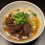 徳ㇵ本也 - 牛の時雨煮冷やしうどん