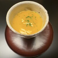 徳ㇵ本也 - かぼちゃのすり流し　柿、雲丹、毛蟹、人参、牛蒡、空豆