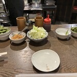 鳥一番 - 枝豆、キャベツ、おろしのセット