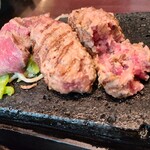 九州うまいもんと焼酎 芋蔵 - ハンバーグを崩すとなぜか嬉しい気持ちになります