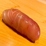 こま田 - 宿毛で水揚げされた天然の縞鯵。3kgの巨体です。最後にまた追加してしまいました