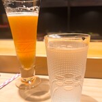 こま田 - 伊勢角のペールエールにお水です