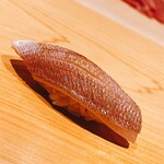 こま田 - 大分で水揚げされた春子鯛です。完璧な脱水と絶妙な塩入れ\(//∇//)\