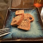 カフェ・ハイチ 新宿サブナード店 - バナナケーキ、リキュール結構しっかり効いてます