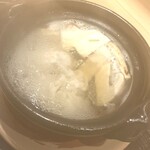 新ばし 星野 - ぐつぐつ煮立った松茸とハモのお鍋