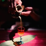 Bar NOW - ④ Ti to Ti ：ラム：注ぎ中