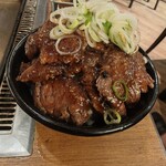 ステーキハウス インディアンズ - ハラミ丼(1日限定10食)