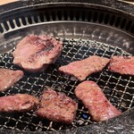 和牛A5雌牛と熟成牛舌 肉屋いちゆく - 