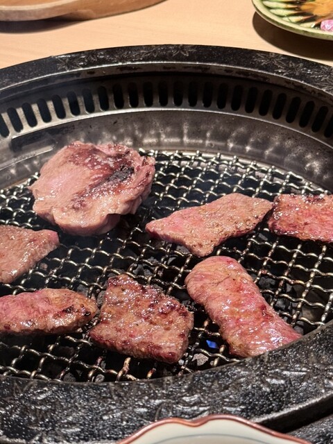 Wagyu A5 Mesuushi to Jukusei Gyushita Nikuya Ichiyuku photo 5