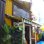 大阪カオマンガイキッチン - 大阪なんばの真ん中でここだけタイの雰囲気