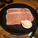 焼肉うしごろ - 鹿児島県産の大判サーロイン・その1です。