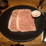 焼肉うしごろ - 鹿児島県産の大判サーロイン・その2です。
