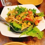 TOKYO BHAVAN - ひよこ豆と玉ねぎのサラダ