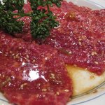 和田 - ロース（和牛モモ肉使用）　\980-　　　さっと炙るだけでよし