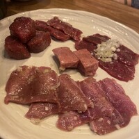 炭火焼肉ホルモン うしごろ 中目黒店 - 