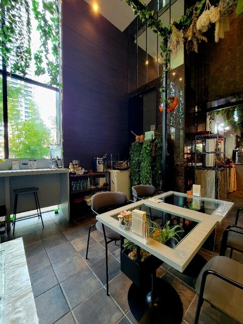 FLOWER CAFE MONTPARNASSE （フラワー カフェ モンパルナス） - 東梅田