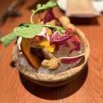 kaiki - 色とりどりの野菜はバーニャカウダで