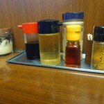 さつまっ子ラーメン 中村橋店 - 卓上調味料