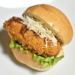 小麦の郷 - 料理写真:北海道男爵コロッケバーガー（２４６円）２０２５年１０月