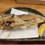 居酒屋はかたんもん - 鯵の活き造りに付いていた骨で、骨せんべい。